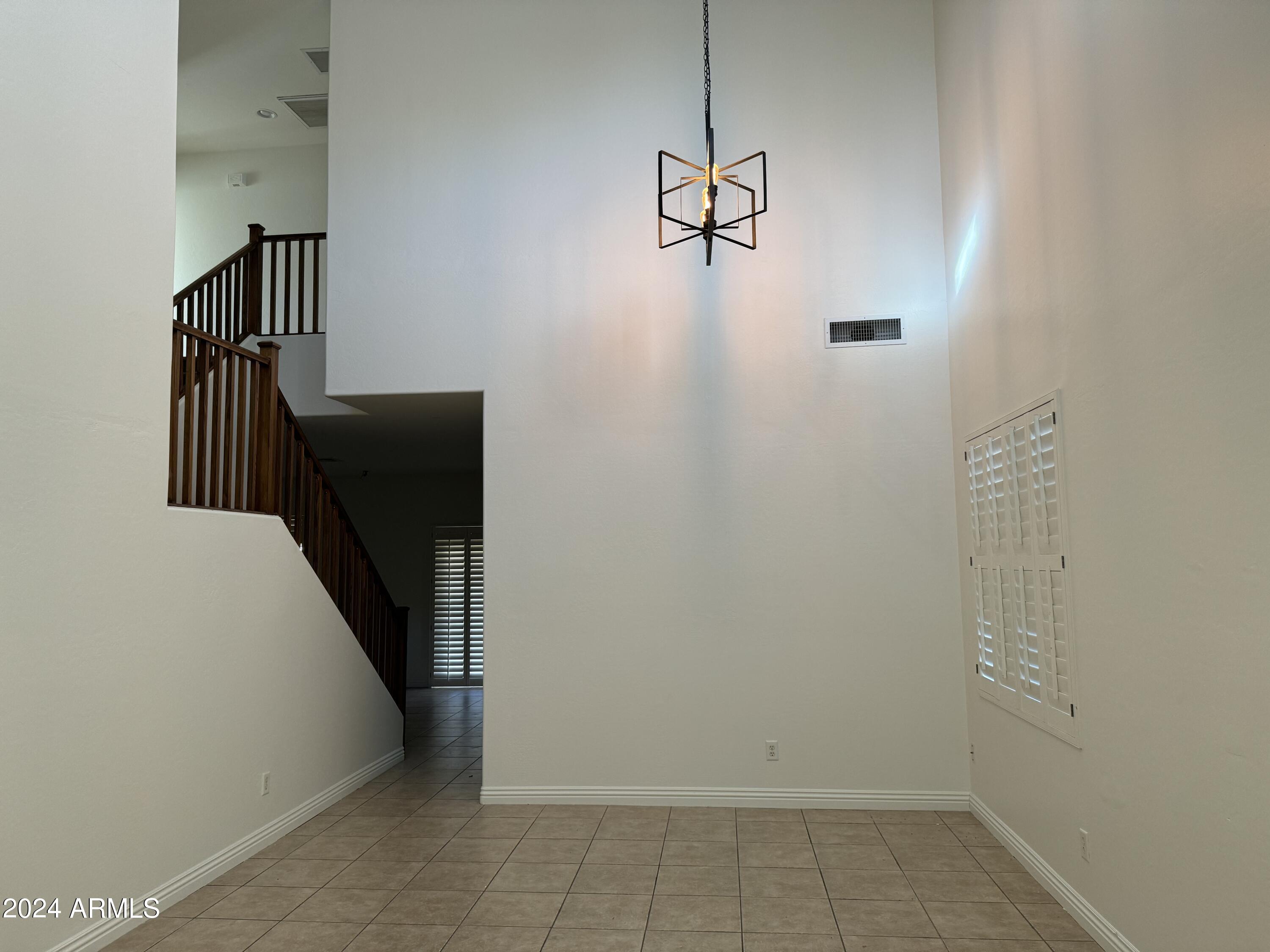 4576 E SUNDANCE Avenue