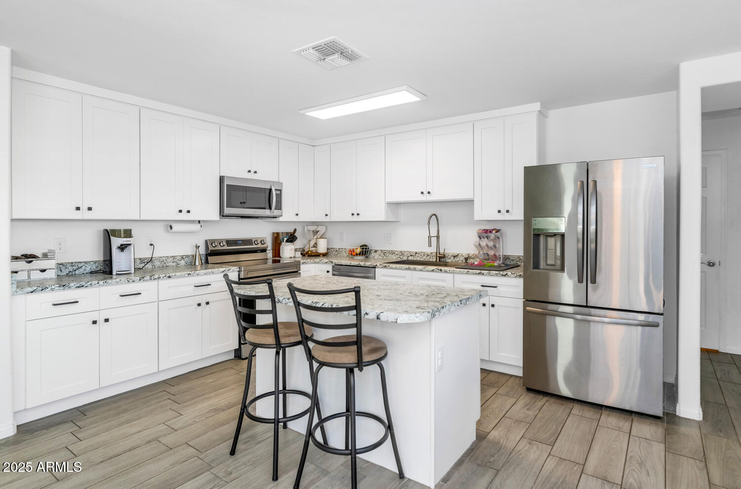 9208 W COOLIDGE Street