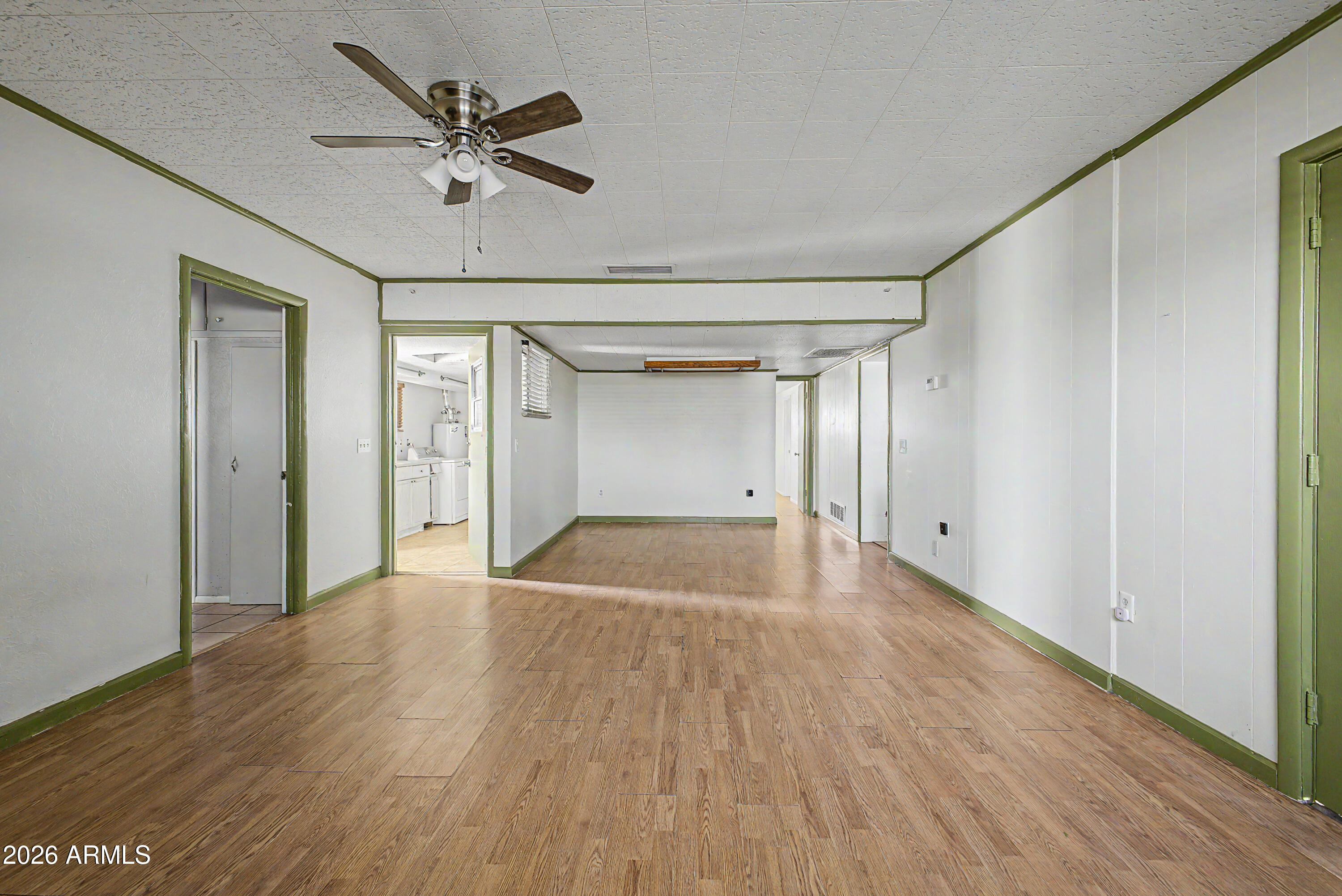 223 W 11TH Street