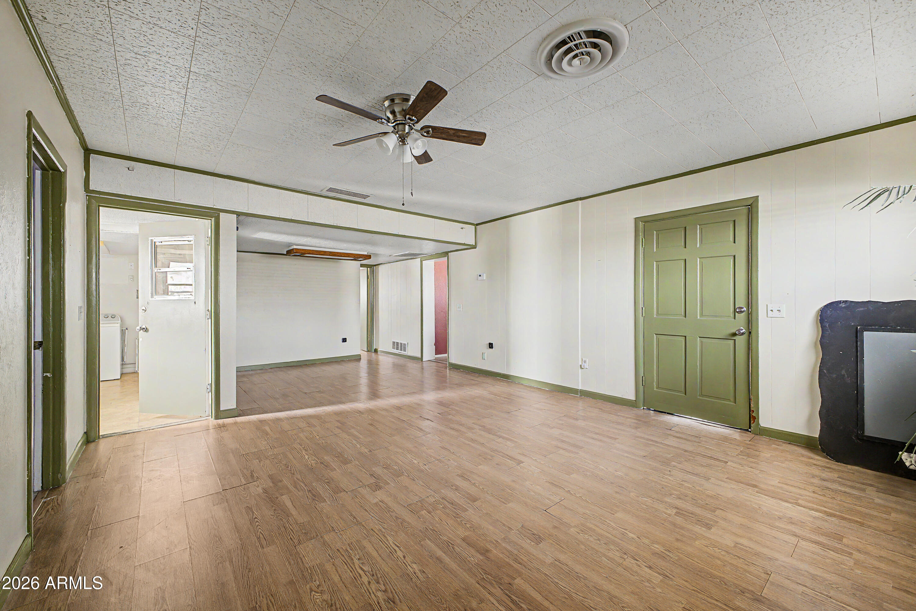 223 W 11TH Street