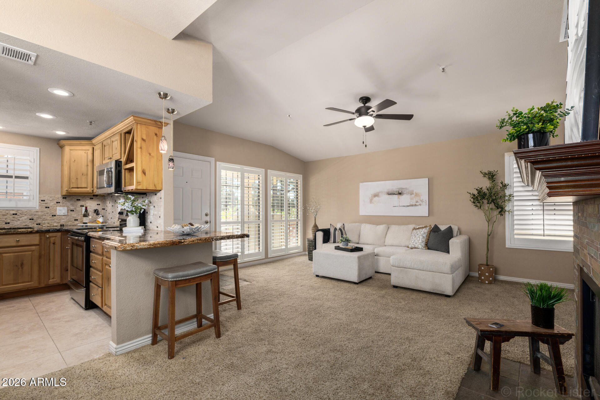 8300 E VIA DE VENTURA -- 2003