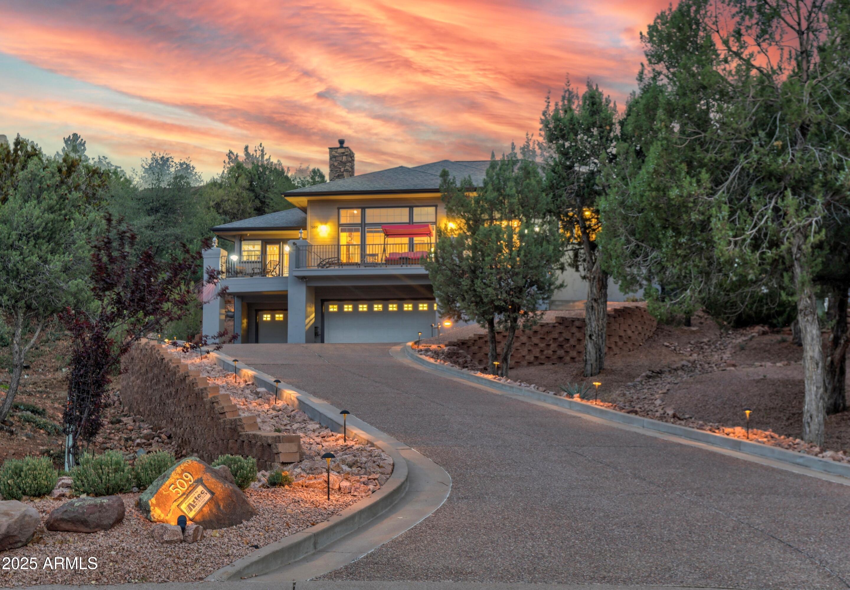 509 E SAGUARO Circle