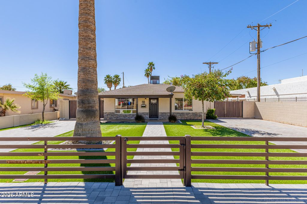 Photo of 3213 E Yale Street, Phoenix, AZ 85008 (MLS # 7001312)