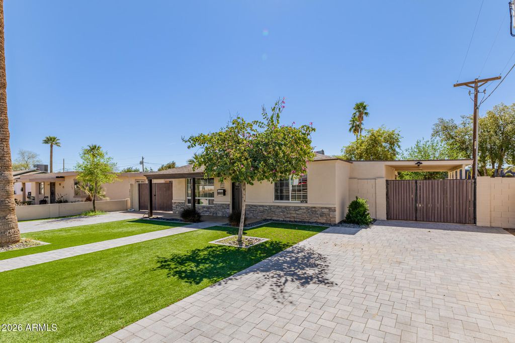 Photo of 3213 E Yale Street, Phoenix, AZ 85008 (MLS # 7001312)