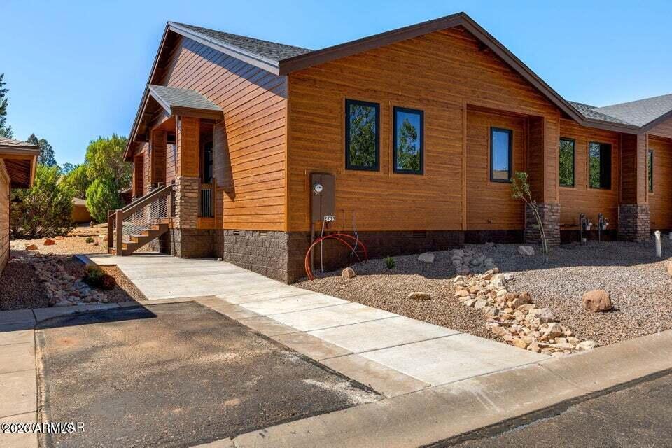 THE RETREAT VILLAS AT BISON CROSSING - Residential