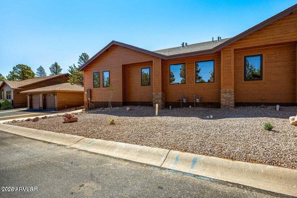 THE RETREAT VILLAS AT BISON CROSSING - Residential