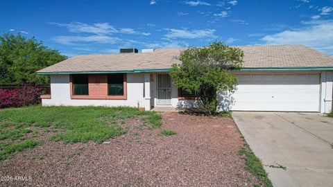 Photo of 1434 W Yukon Drive, Phoenix, AZ 85027 (MLS # 7083318)