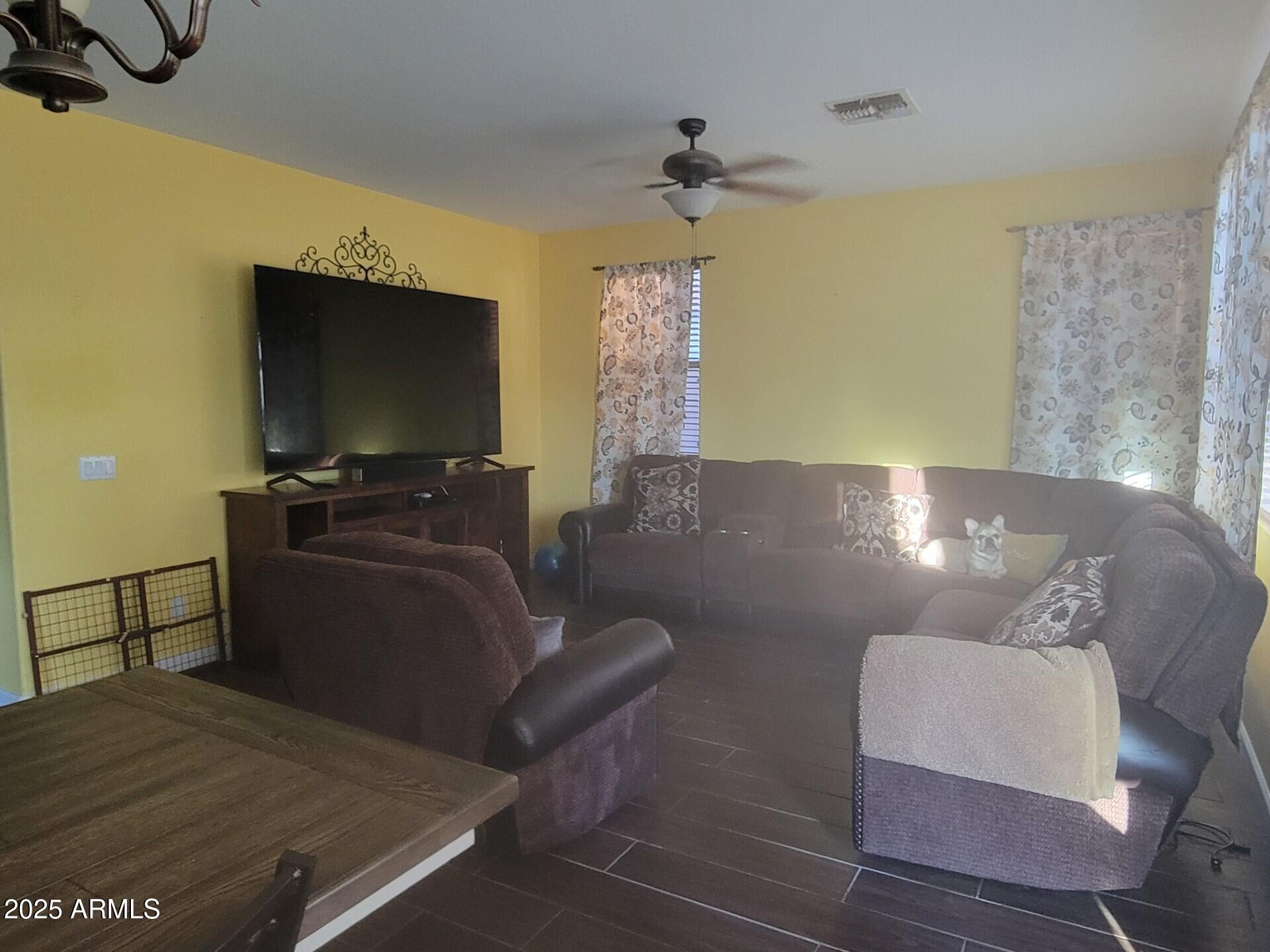 10211 W Hilton Avenue