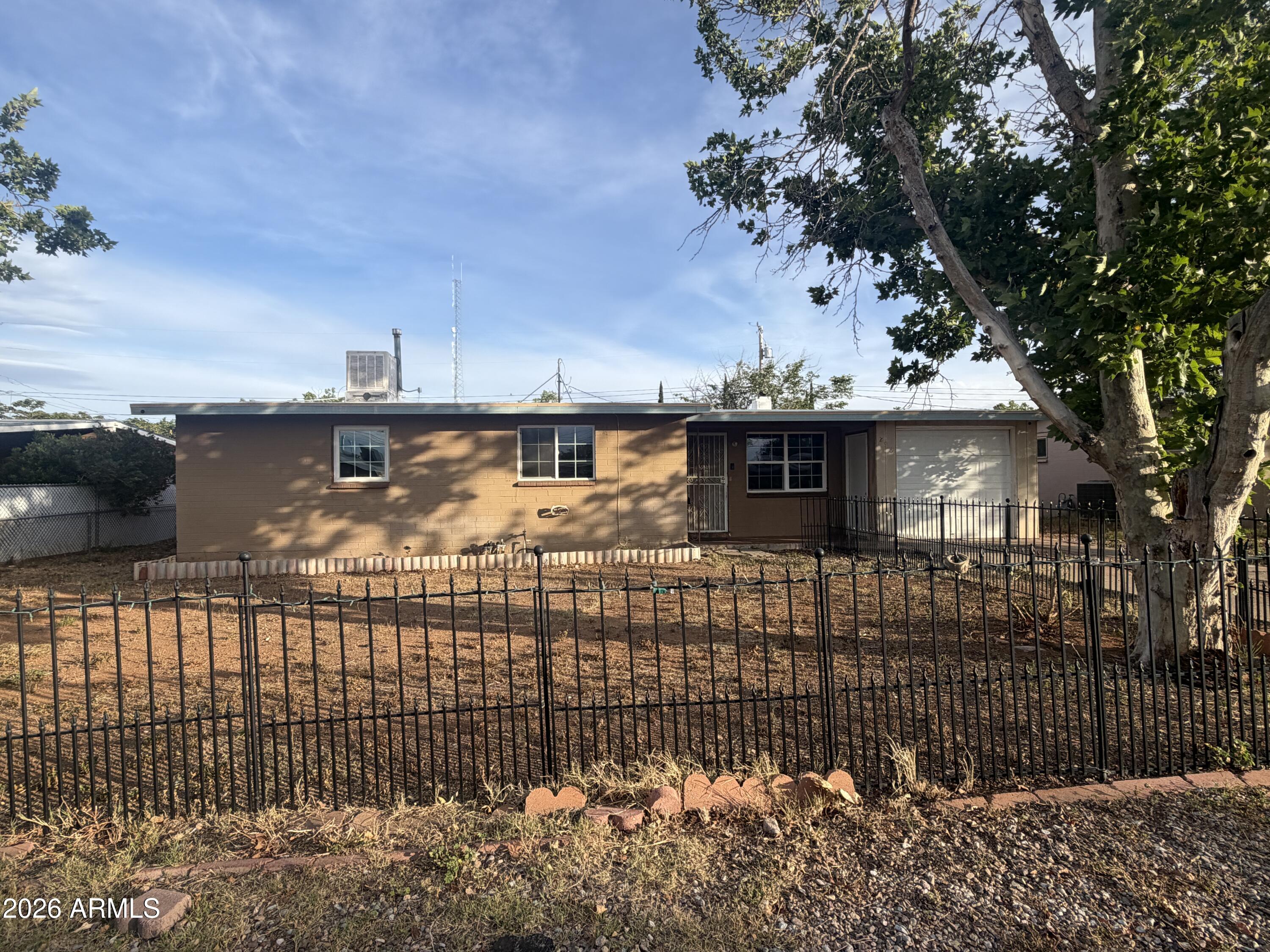 GARDEN CANYON 2 - Residential