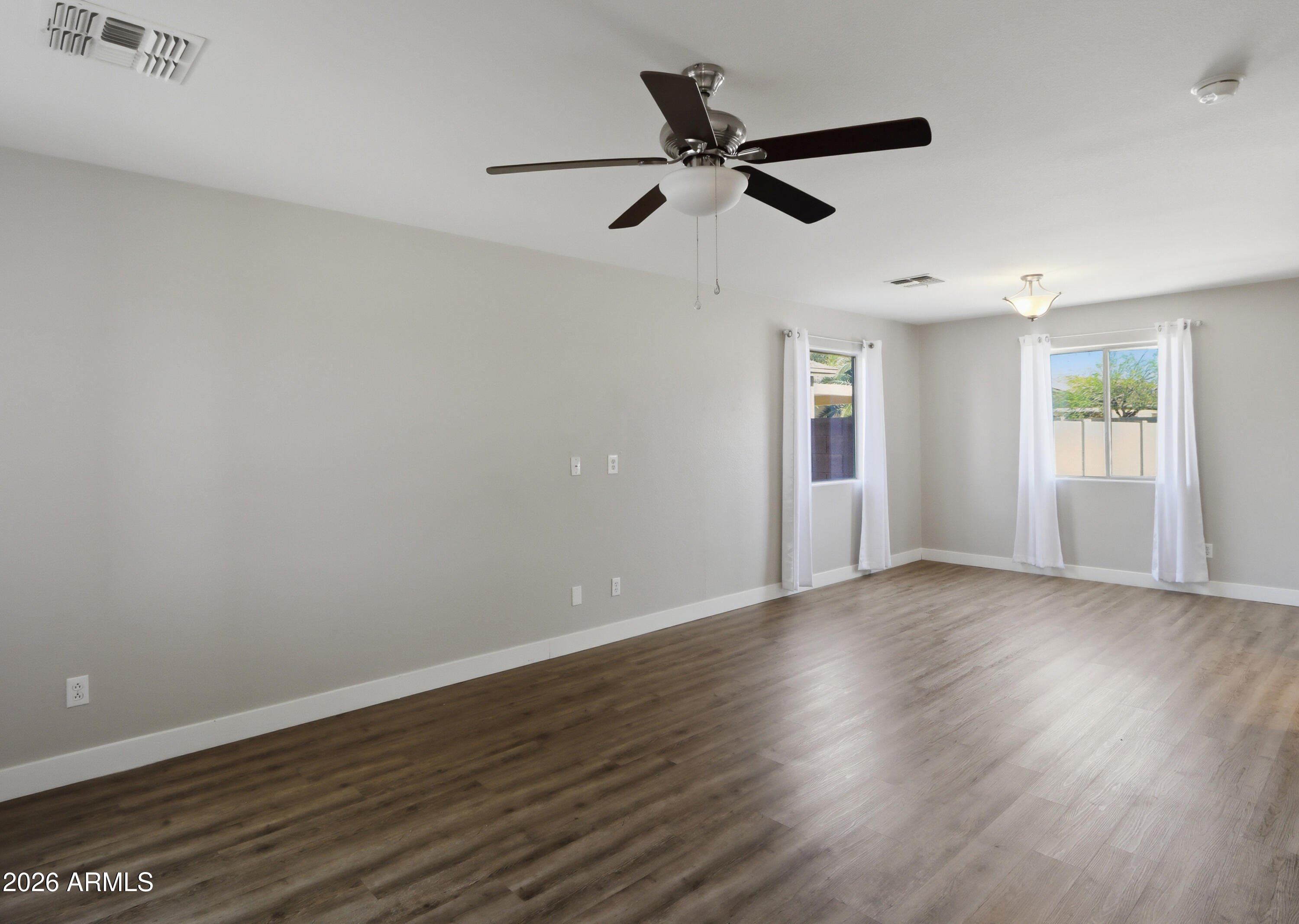 1905 E COWBOY COVE Trail