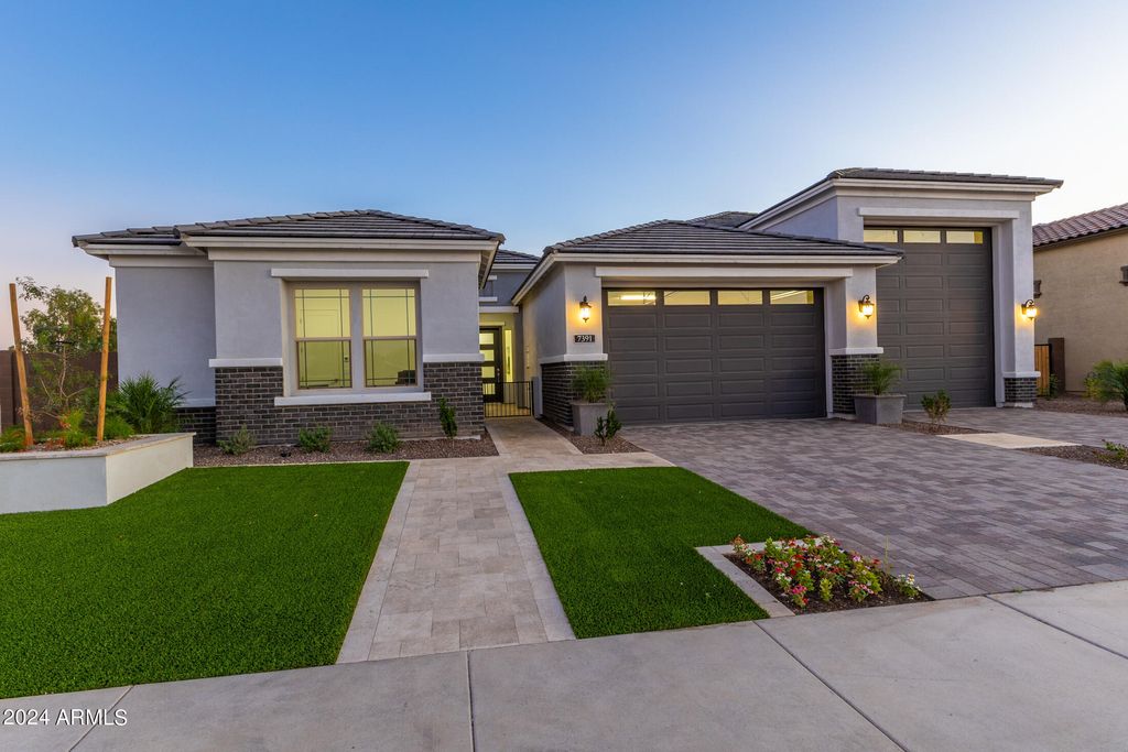 Photo of 7346 W Lisbon Lane, Peoria, AZ 85381 (MLS # 6933335)