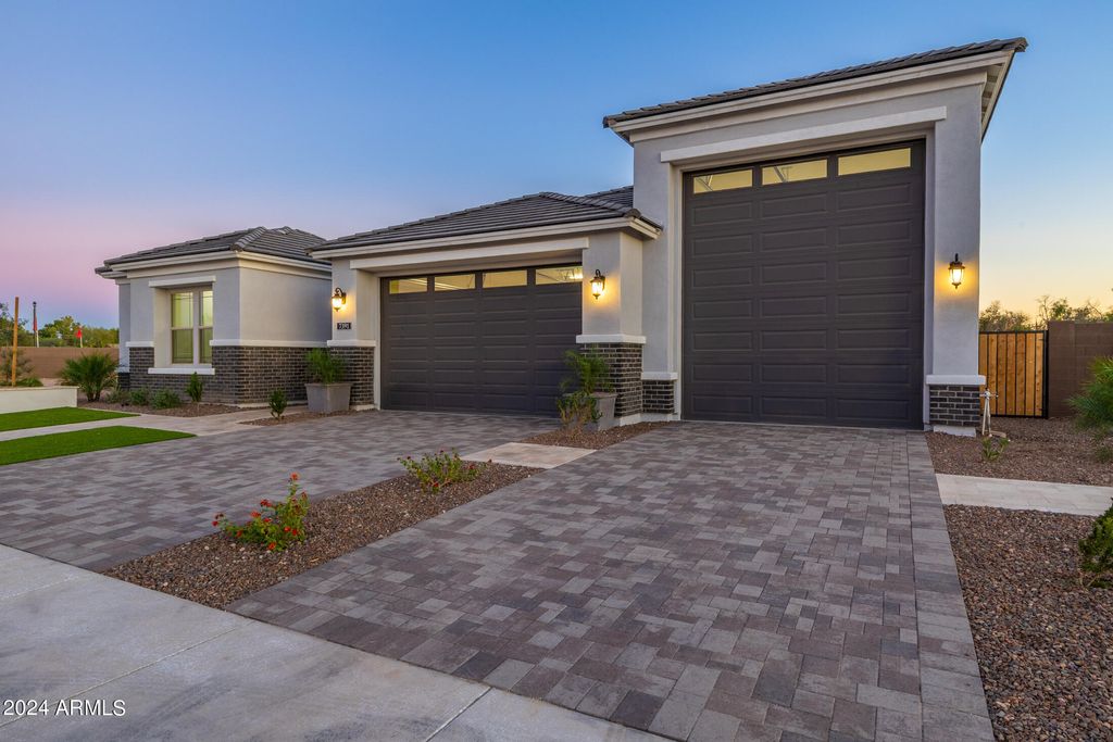 Photo of 7346 W Lisbon Lane, Peoria, AZ 85381 (MLS # 6933335)
