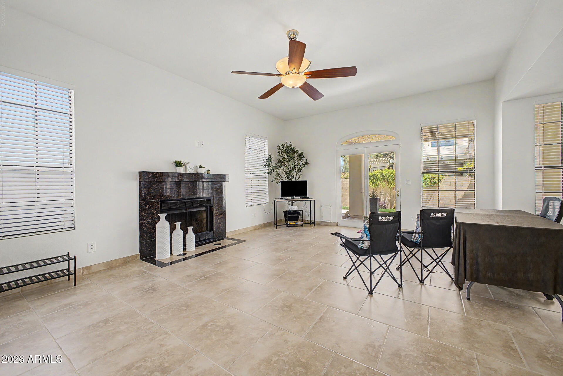 2162 E Loma Vista Drive