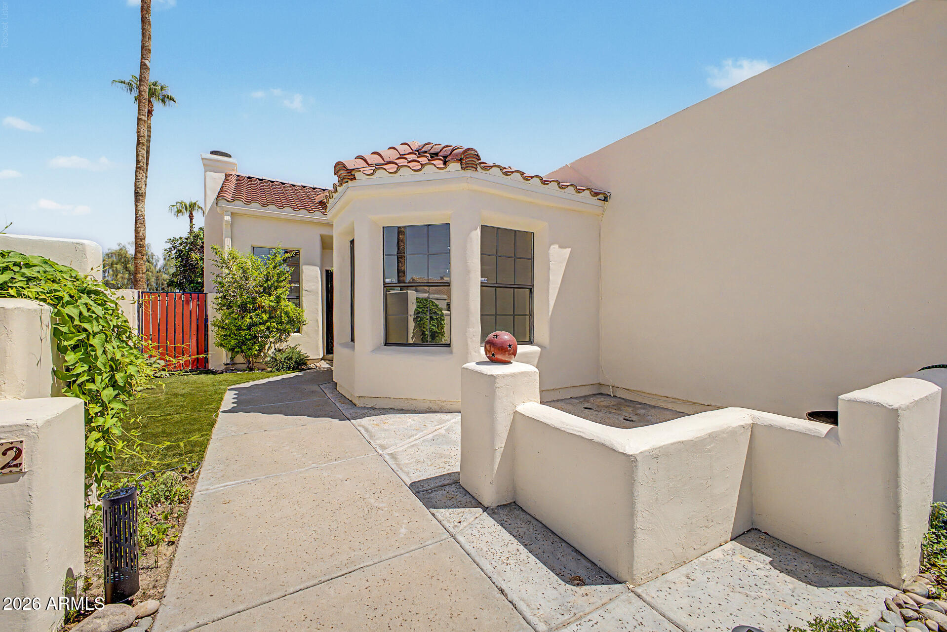 2162 E Loma Vista Drive