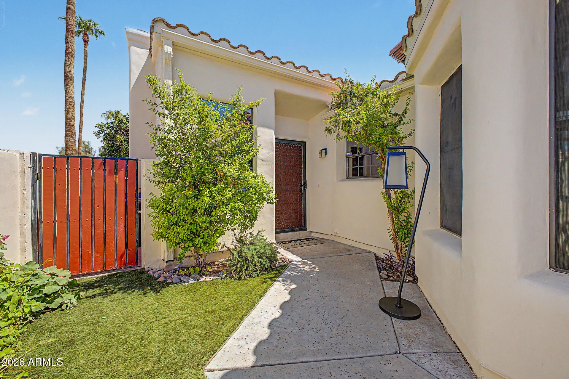 2162 E Loma Vista Drive
