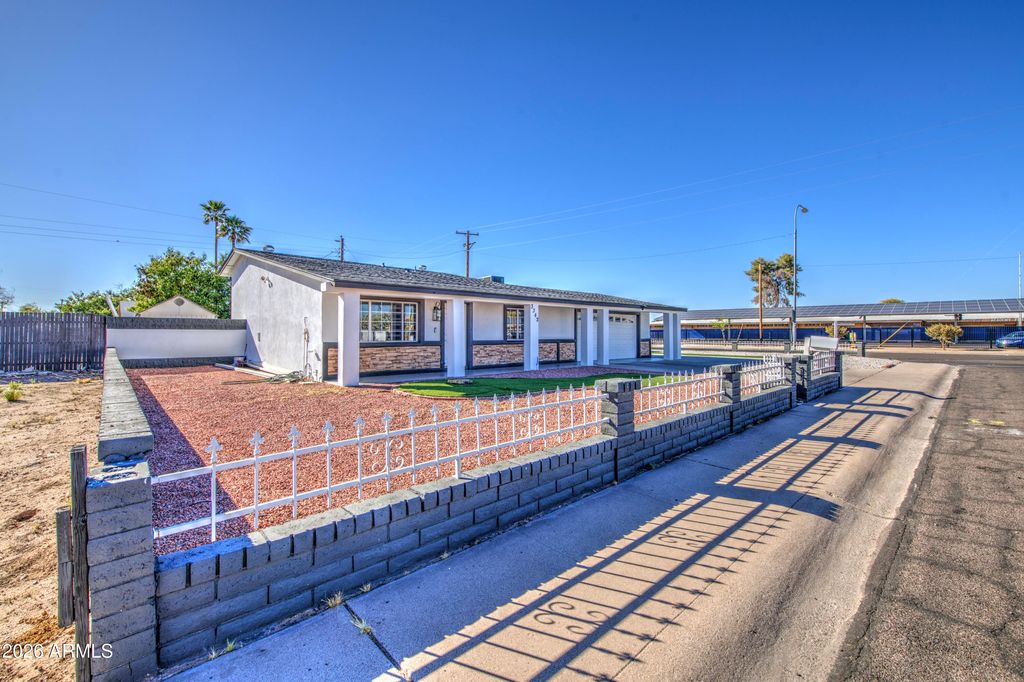 Photo of 3342 N 80th Avenue, Phoenix, AZ 85033 (MLS # 7002102)