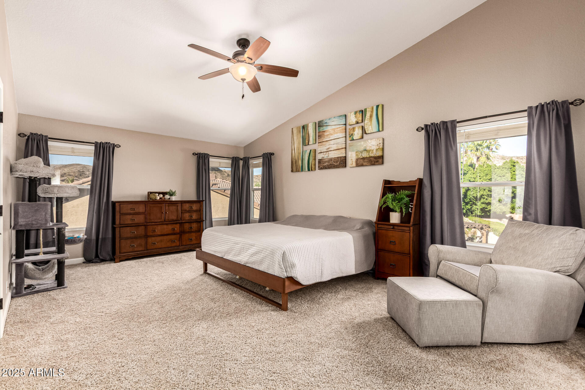 2516 E WINDSONG Drive