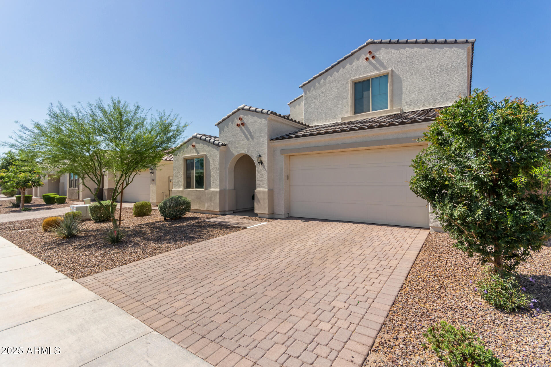 5330 W THRESHER Way