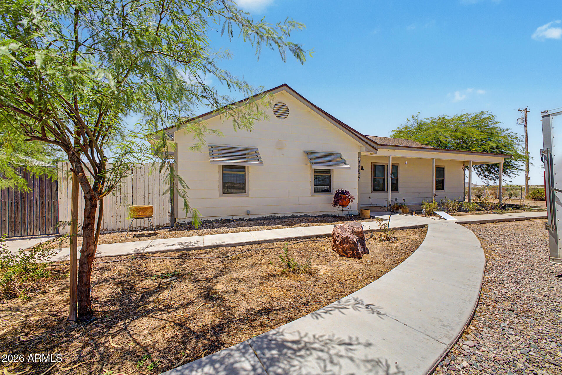 35037 W SOUTH MOUNTAIN Avenue