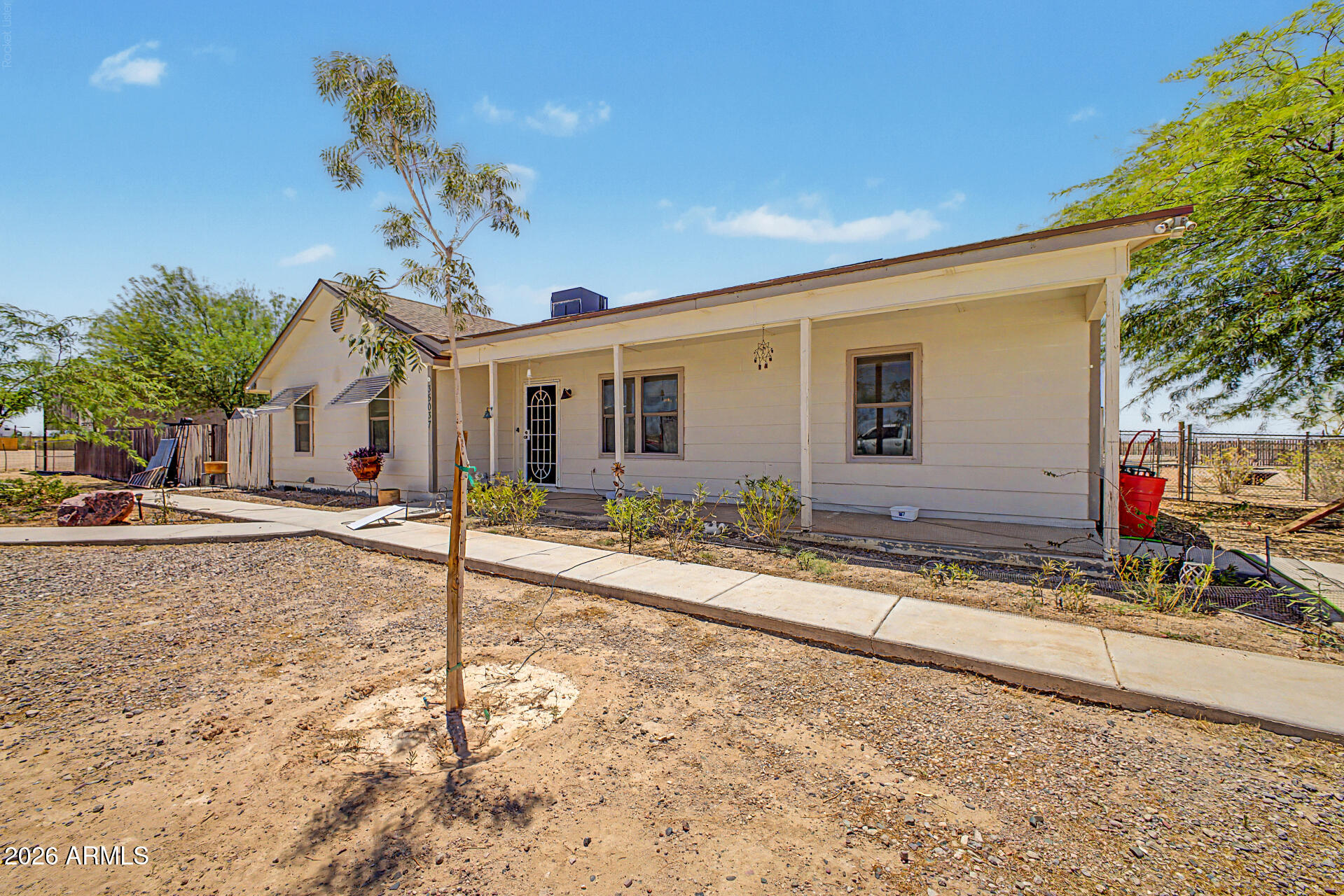 35037 W SOUTH MOUNTAIN Avenue