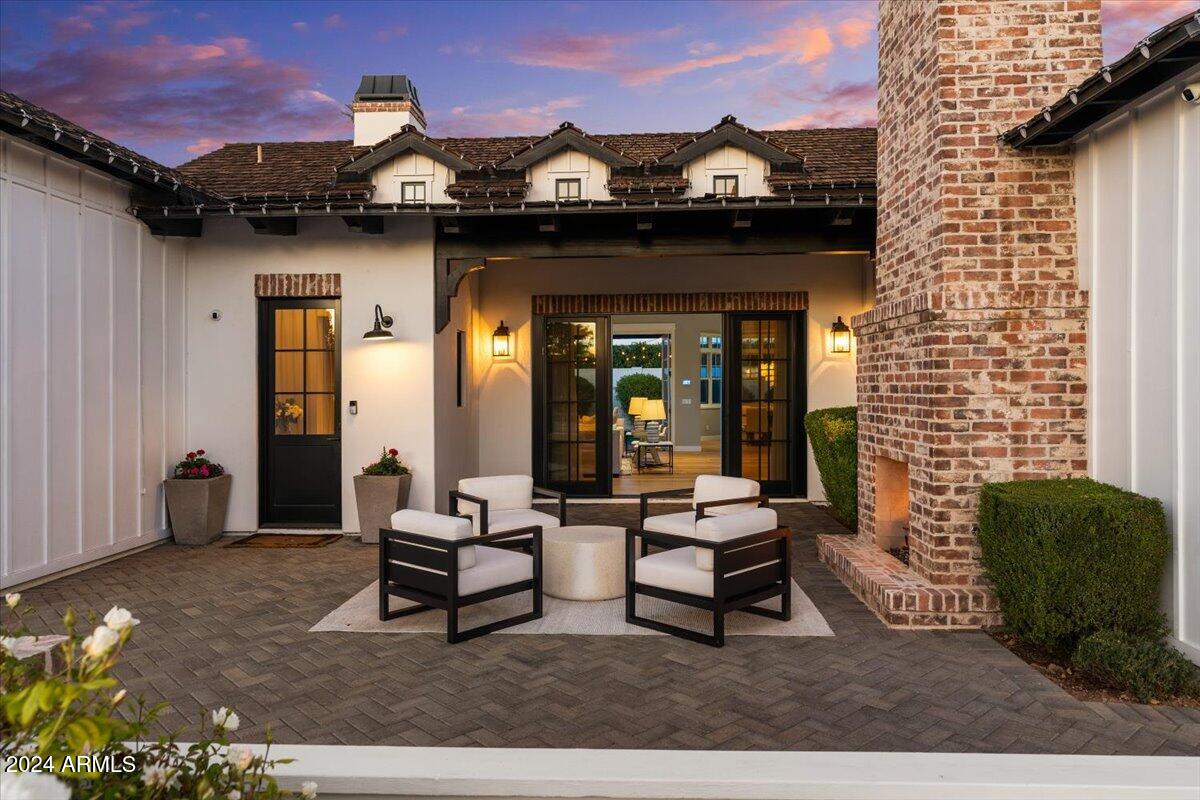 4526 E CALLE TUBERIA --