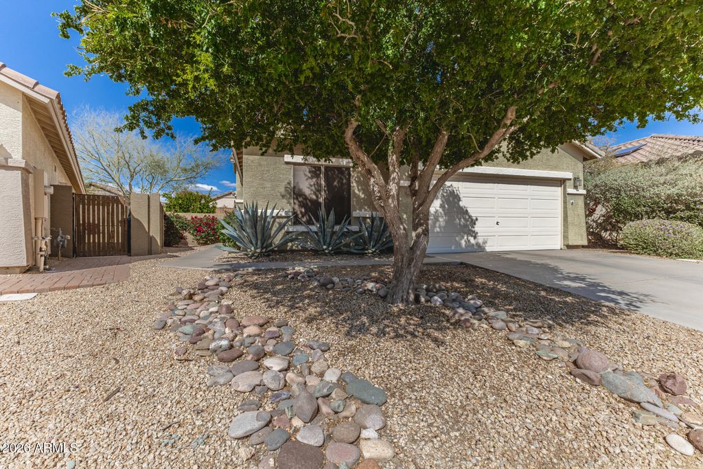 Photo of 40269 N Patriot Way, Anthem, AZ 85086 (MLS # 6993293)