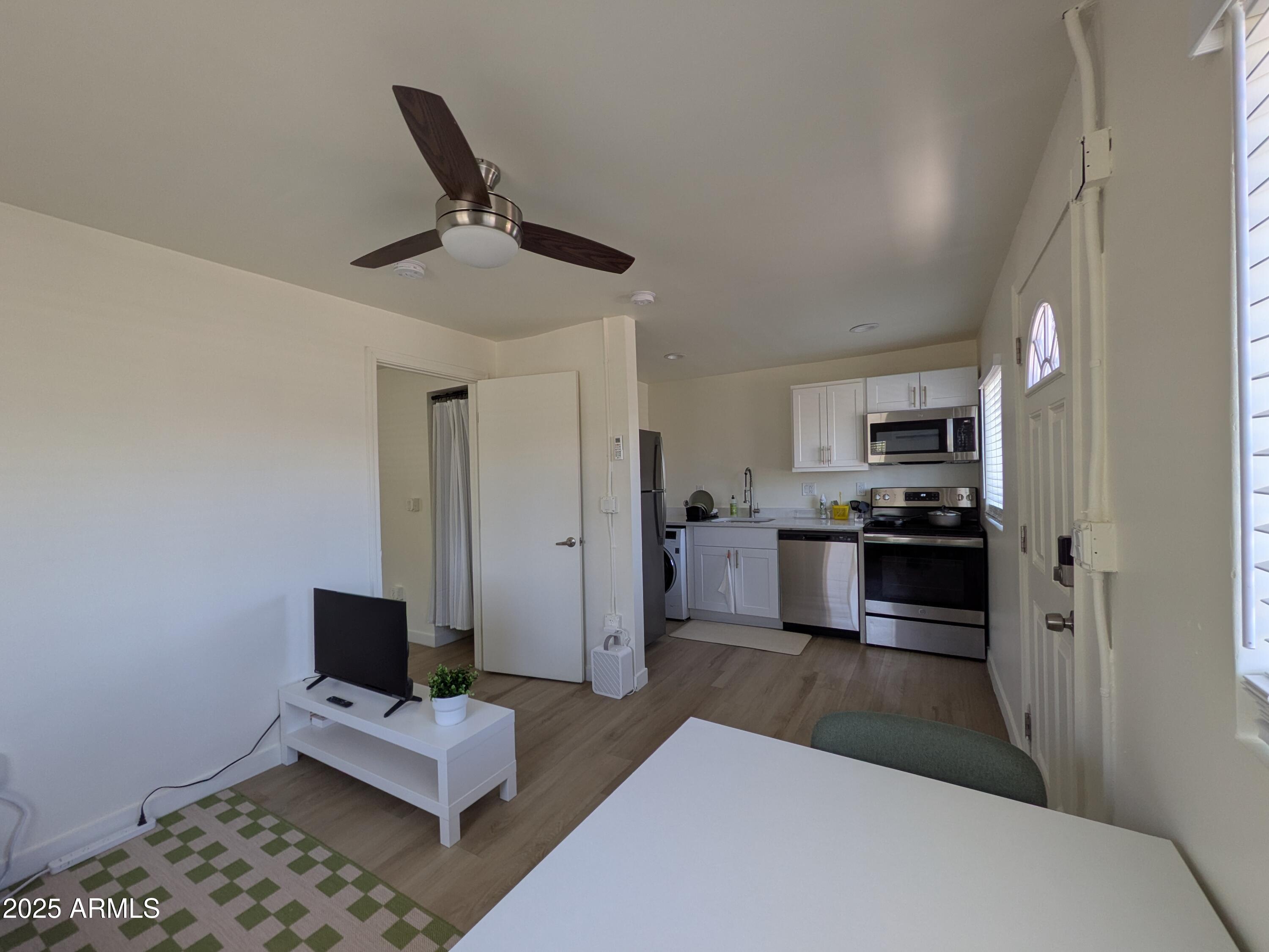 1620 E Apache Boulevard 1006