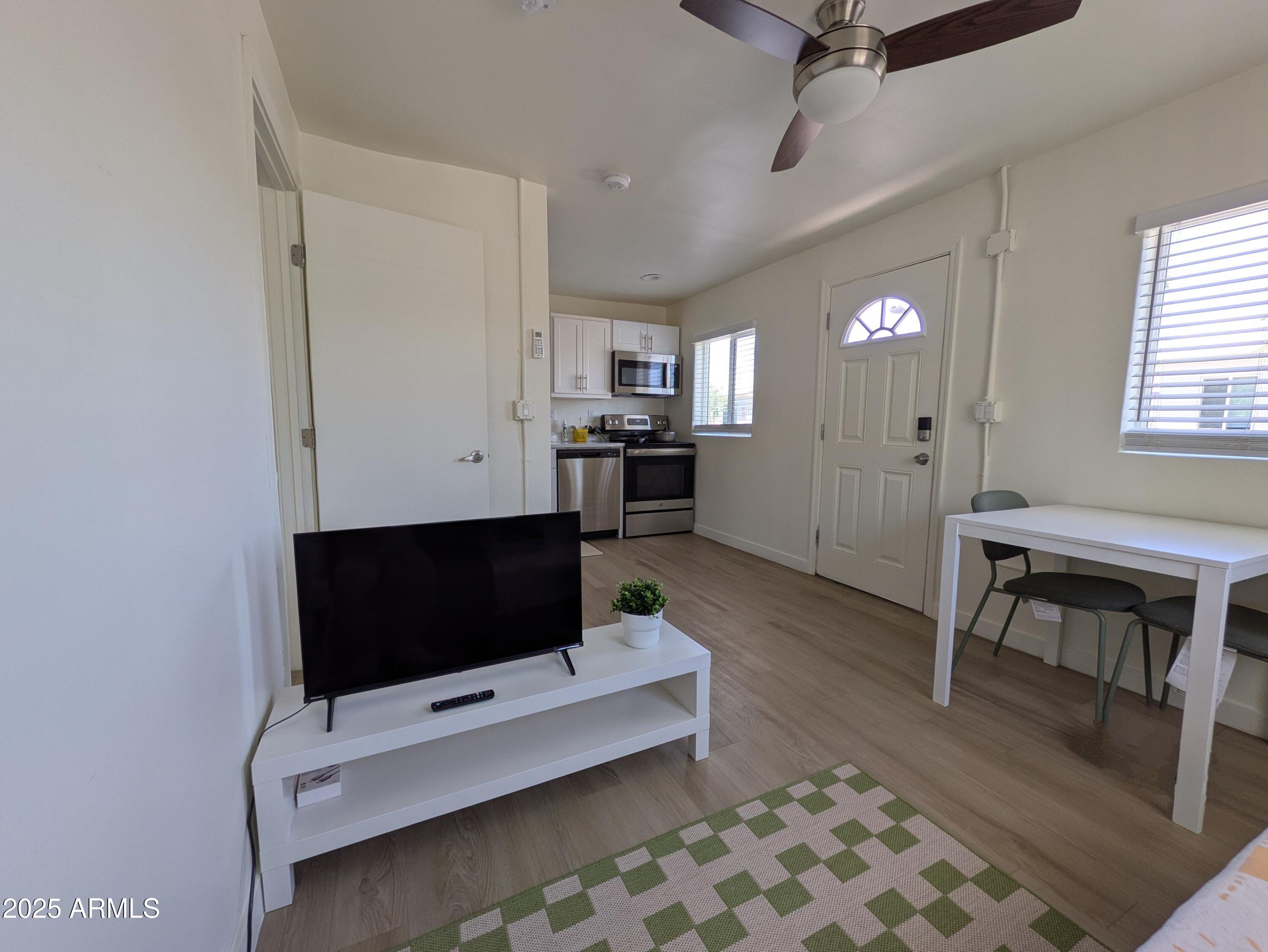 1620 E Apache Boulevard 1006