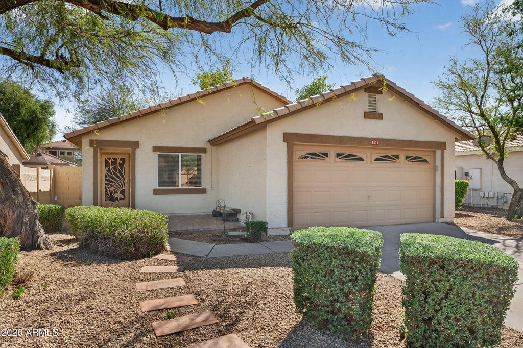 Photo of 3577 S Ponderosa Drive, Gilbert, AZ 85297 (MLS # 6999597)