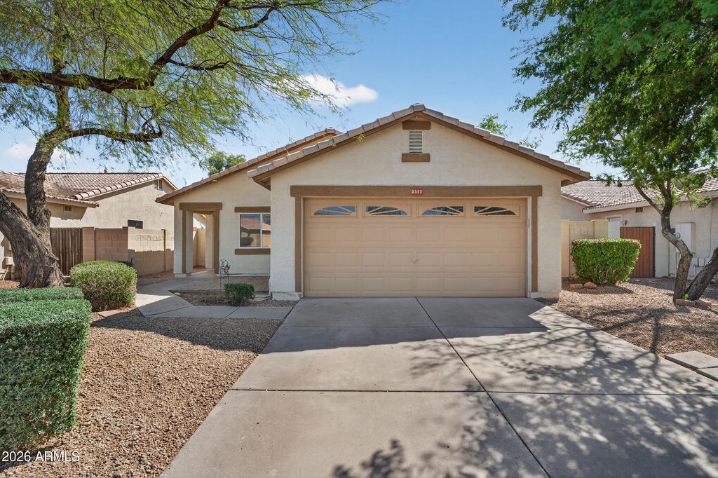 Photo of 3577 S Ponderosa Drive, Gilbert, AZ 85297 (MLS # 6999597)