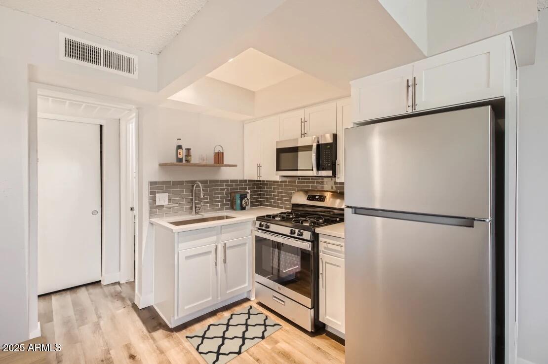 1645 E THOMAS Road St