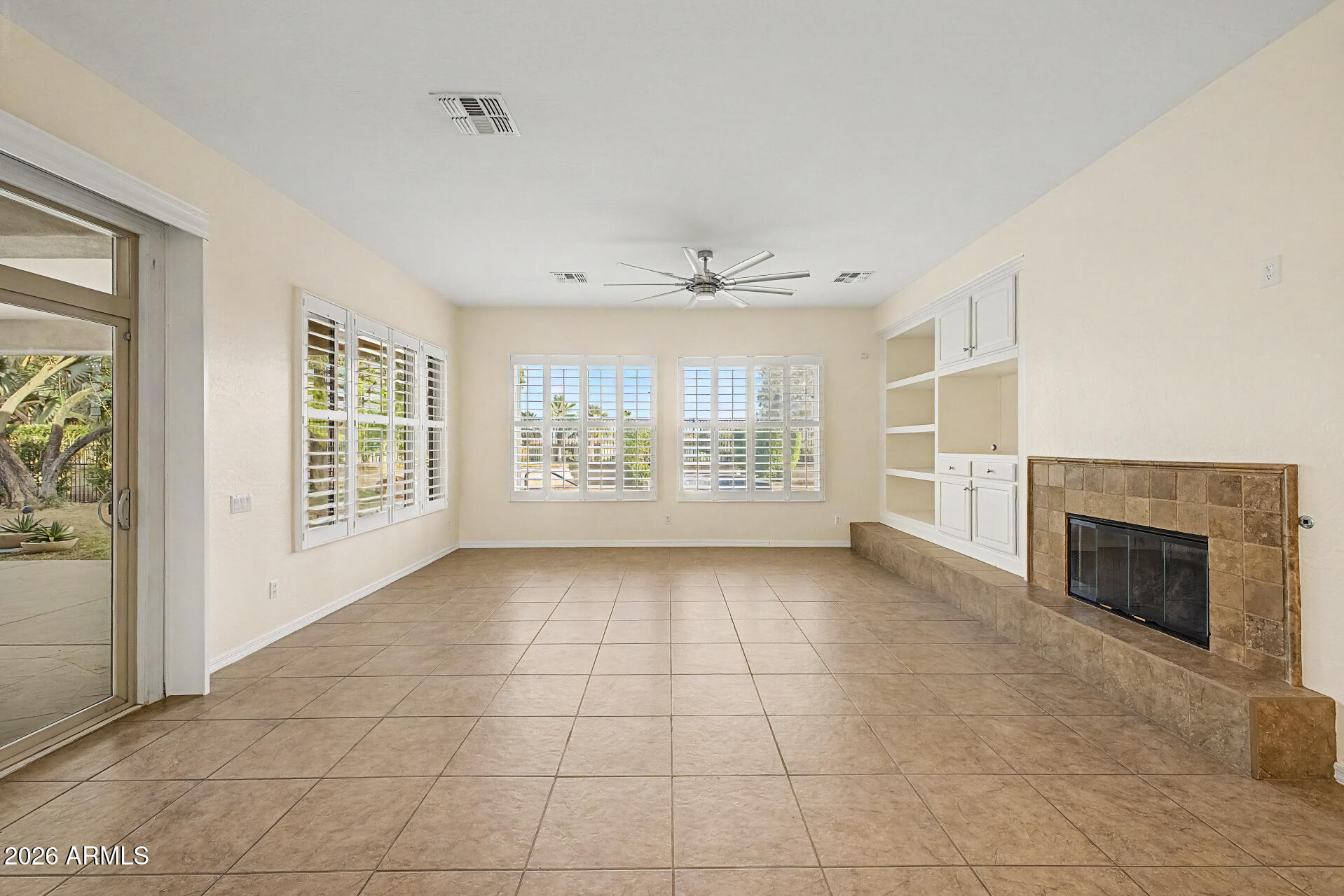 CORTE BELLA COUNTRY CLUB PHASE 1 UNIT 1 - Residential