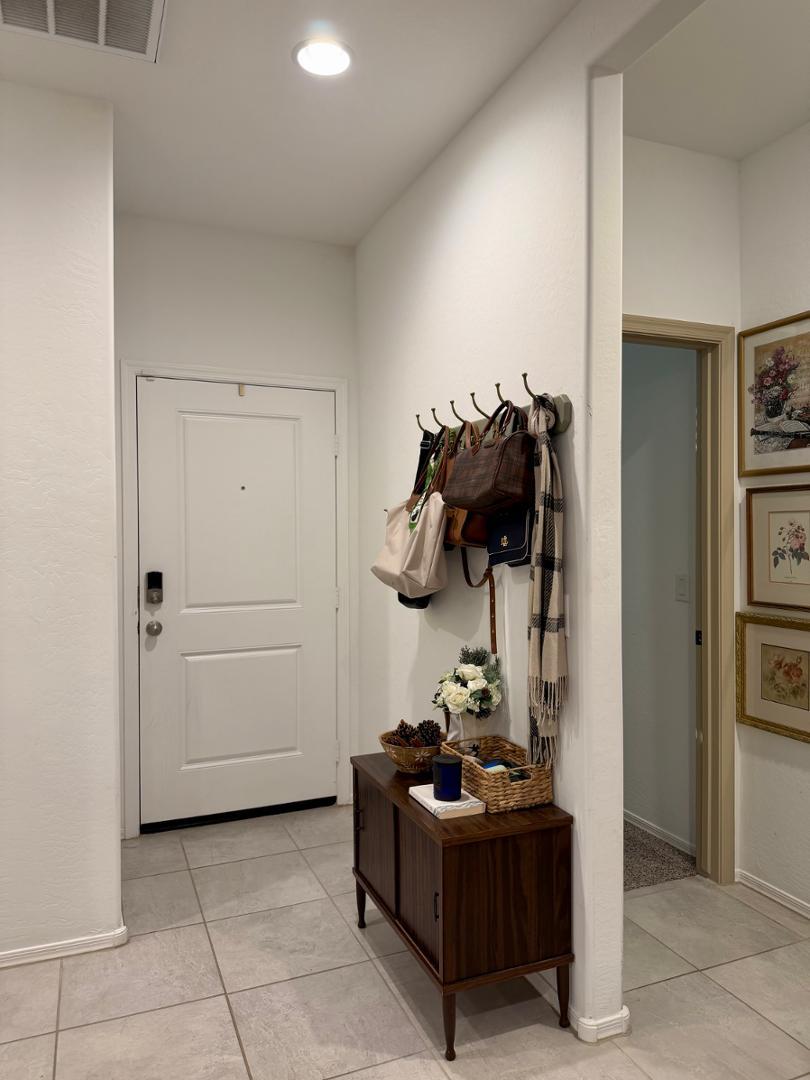 3588 N Sequoia Street