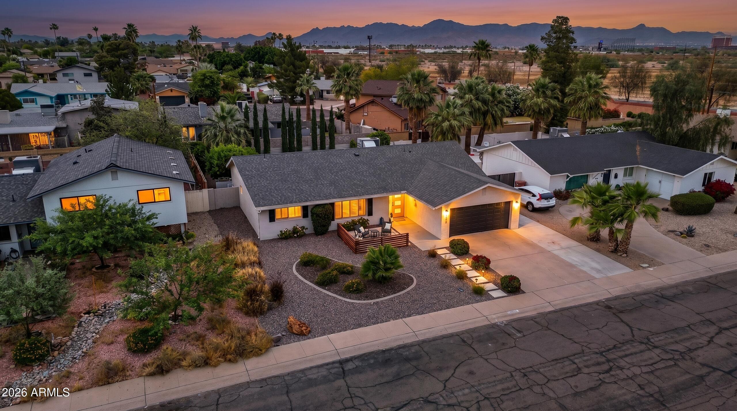 8738 E ROSE Lane