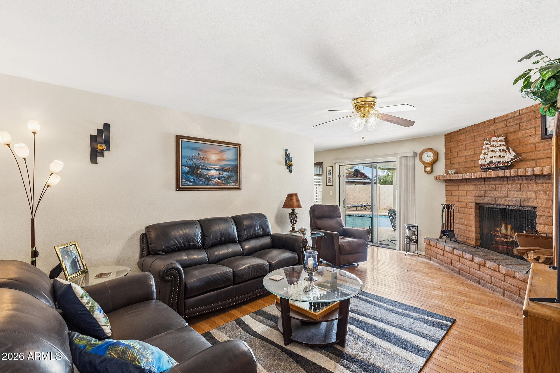 4732 W ALTADENA Avenue