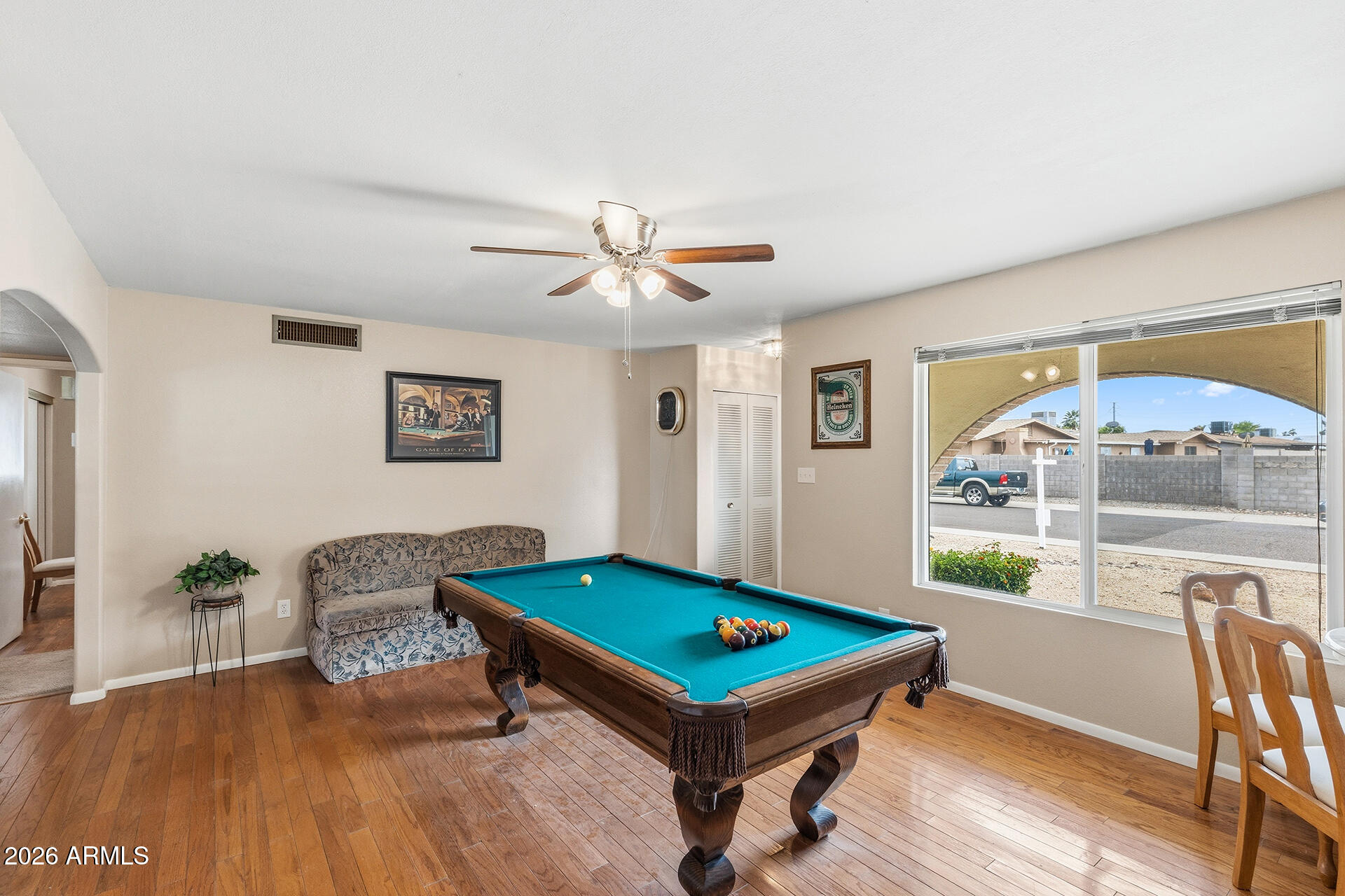 4732 W ALTADENA Avenue