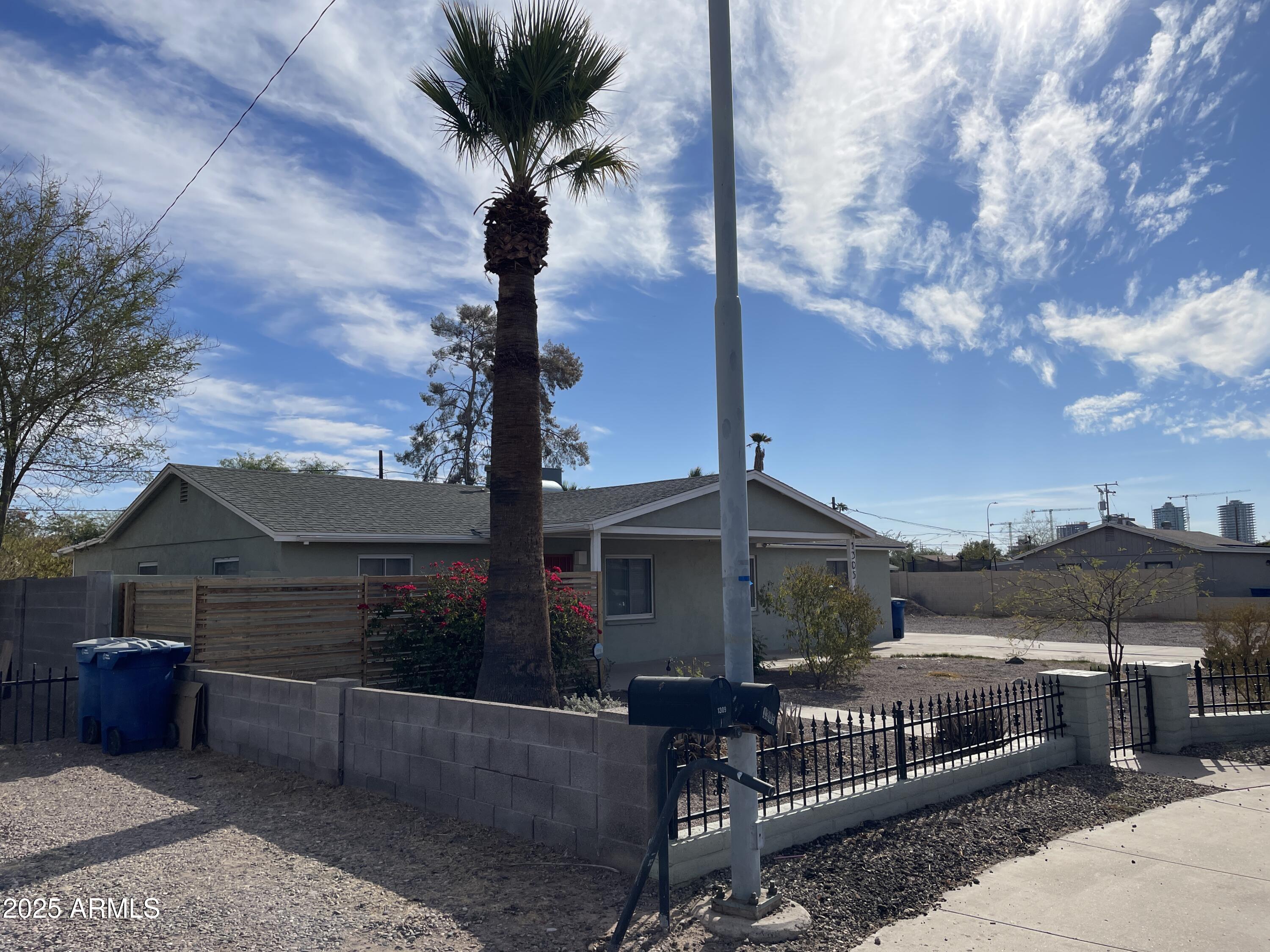 1305 N FRANCES Street