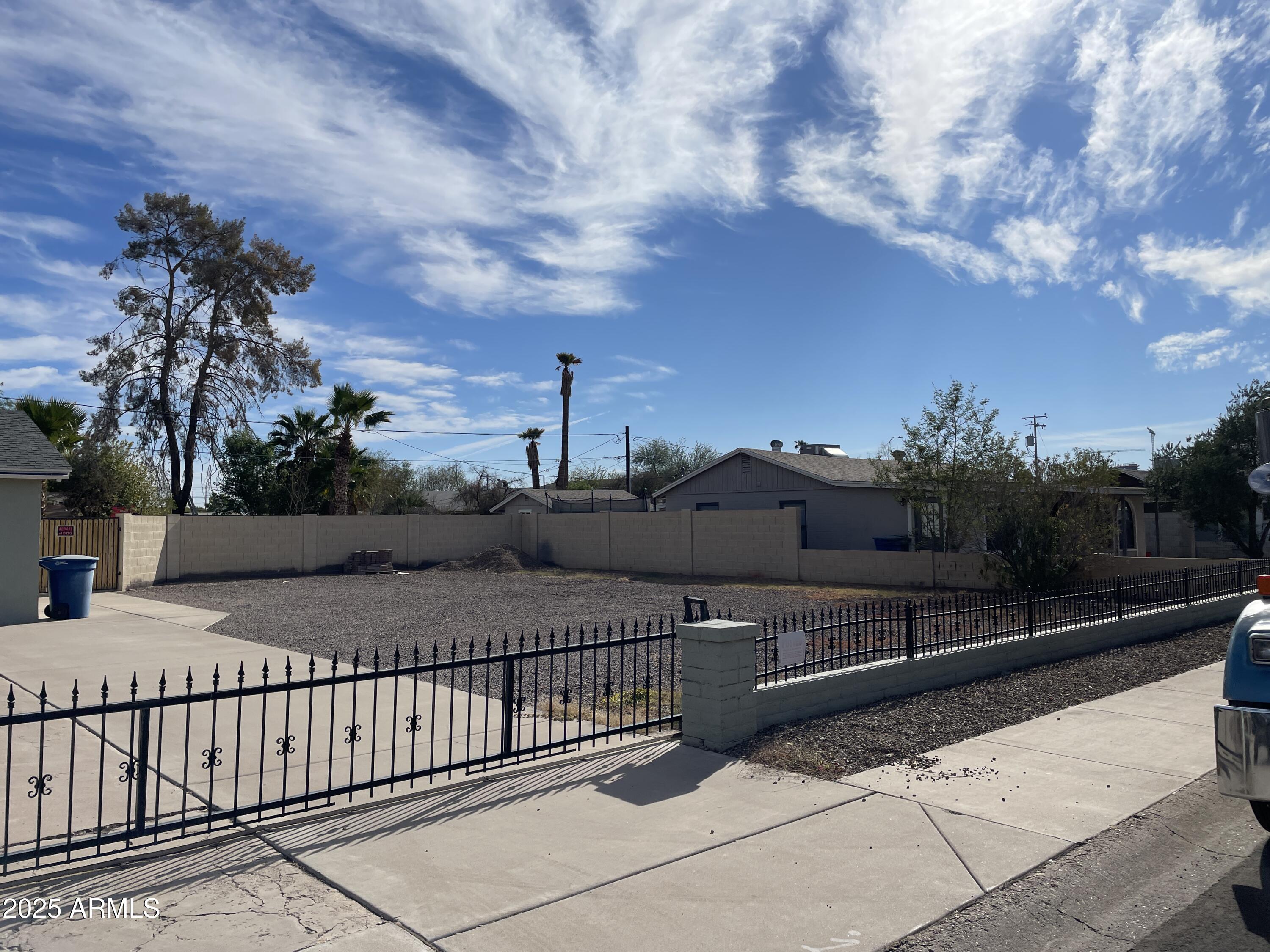 1305 N FRANCES Street