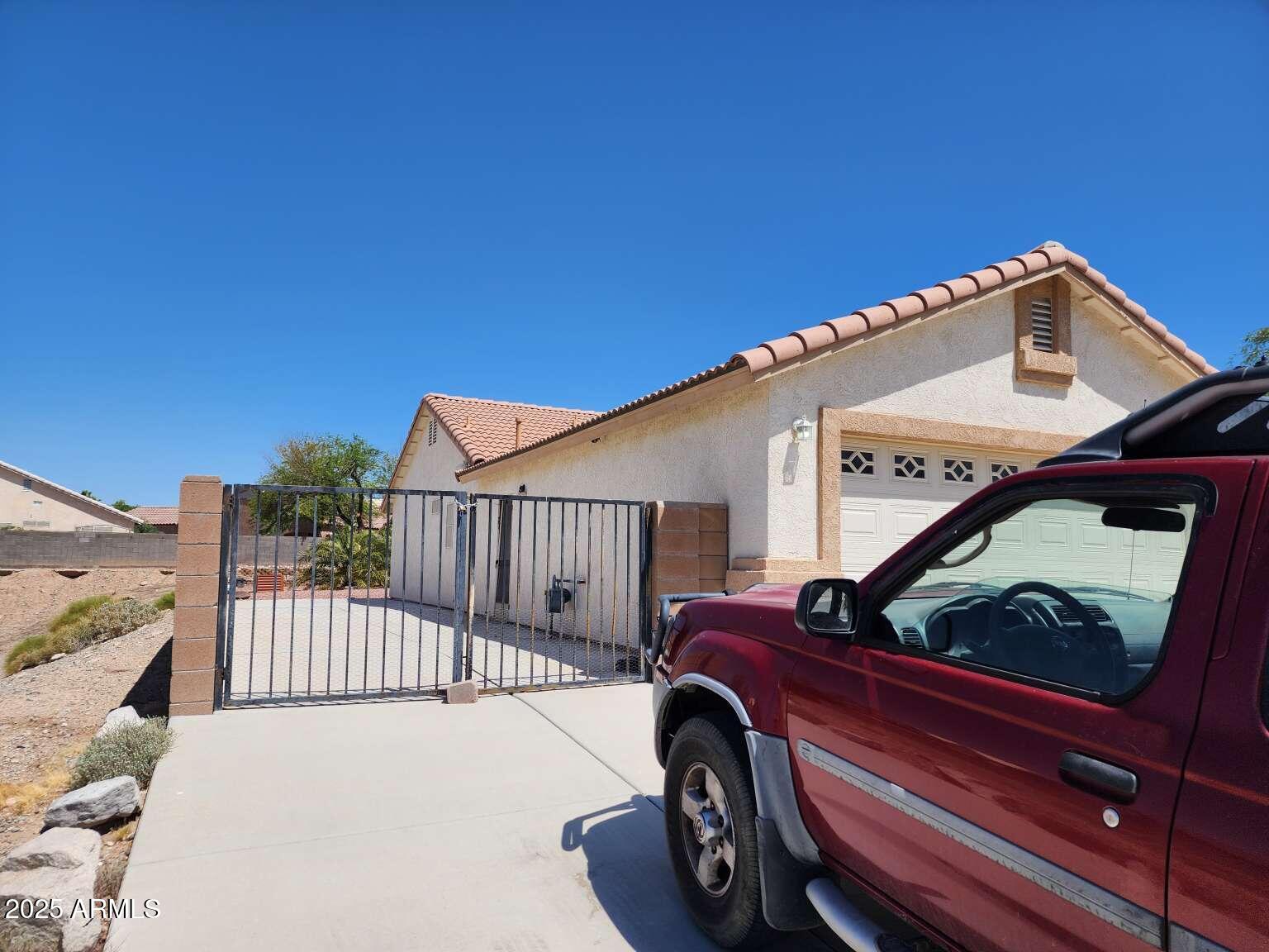 2213 E JAMIE Road