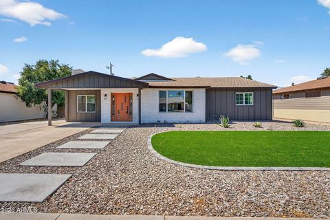 Photo of 5724 N 13th Place, Phoenix, AZ 85014 (MLS # 7006006)