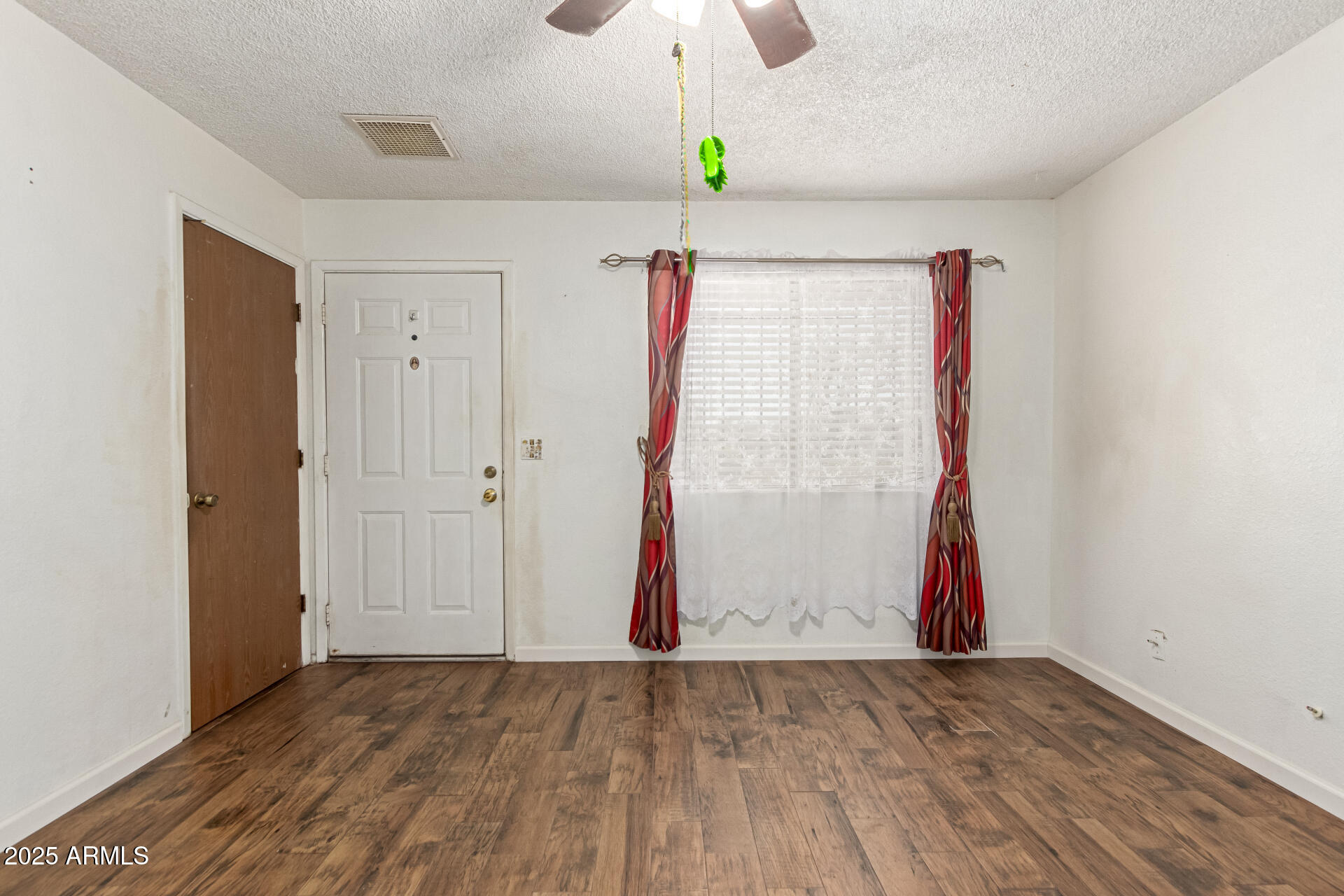 8618 S 9TH Place