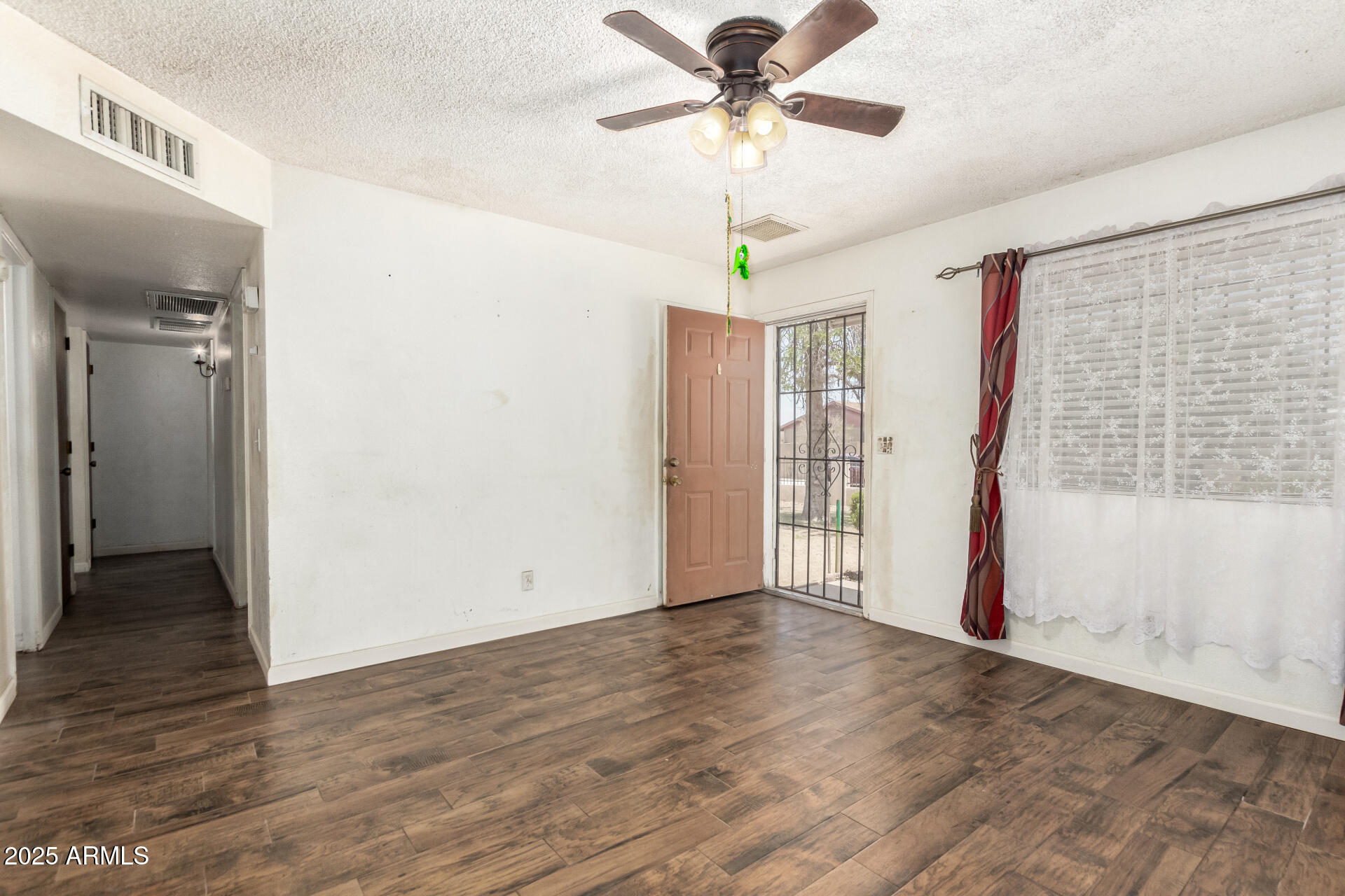8618 S 9TH Place