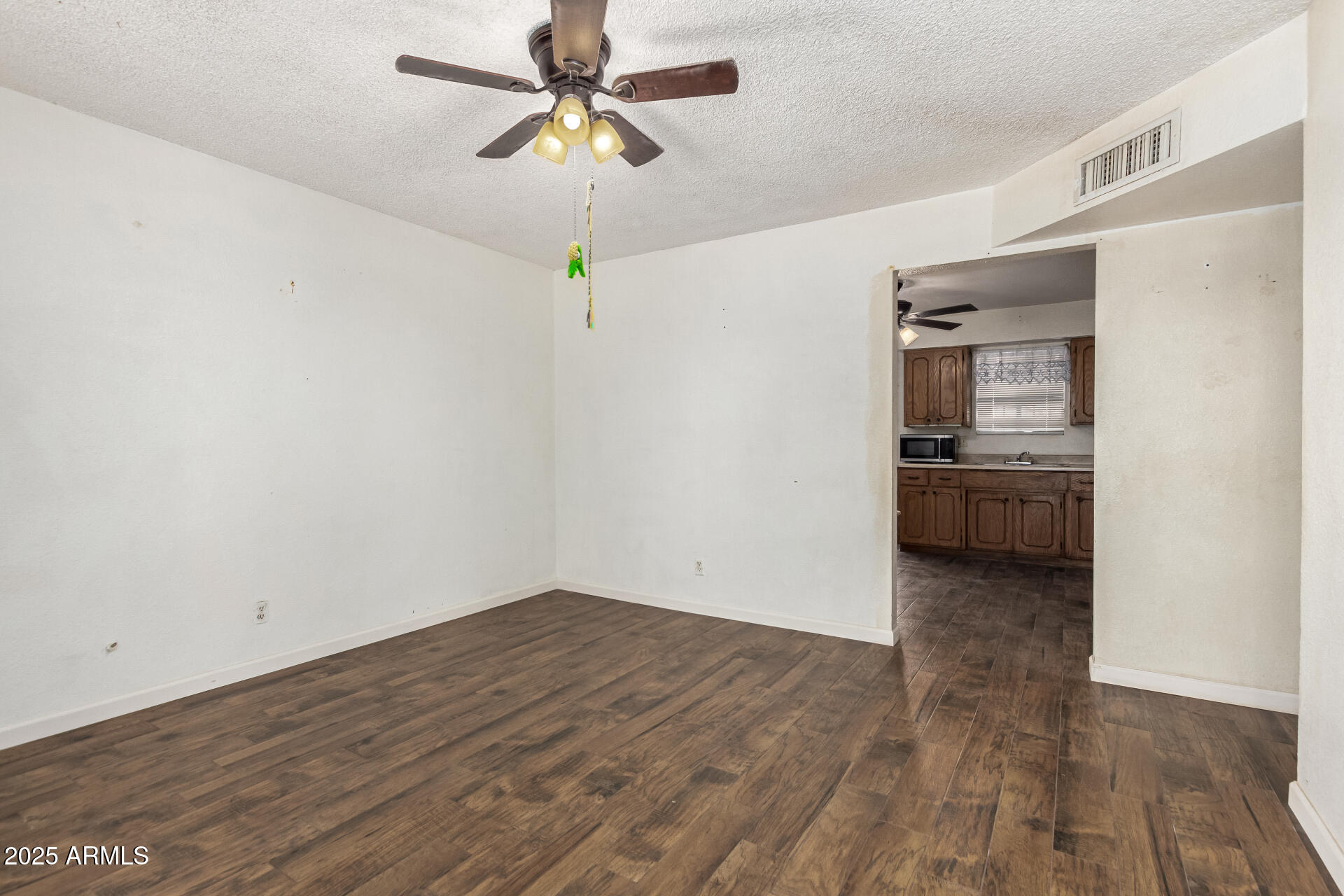 8618 S 9TH Place