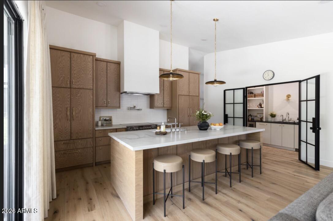 5537 E GRANDVIEW Road