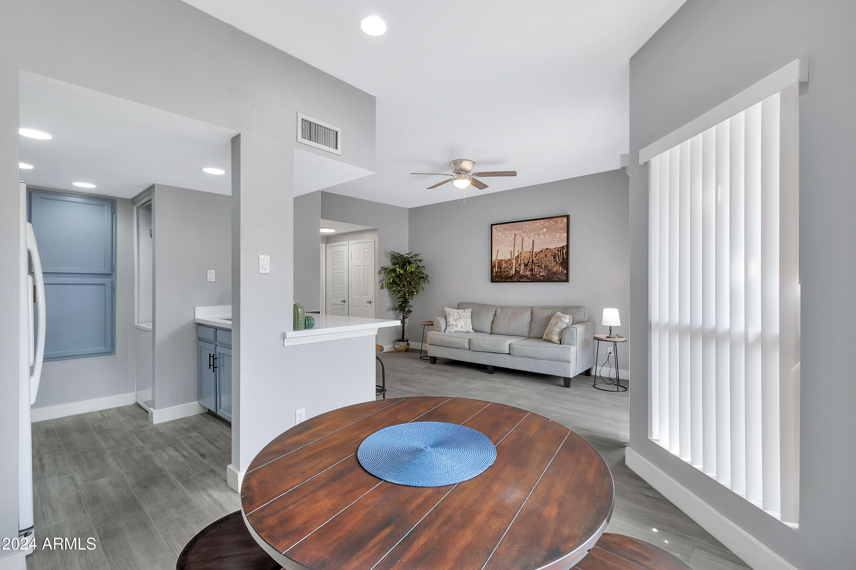 9711 E MOUNTAIN VIEW Road 1516