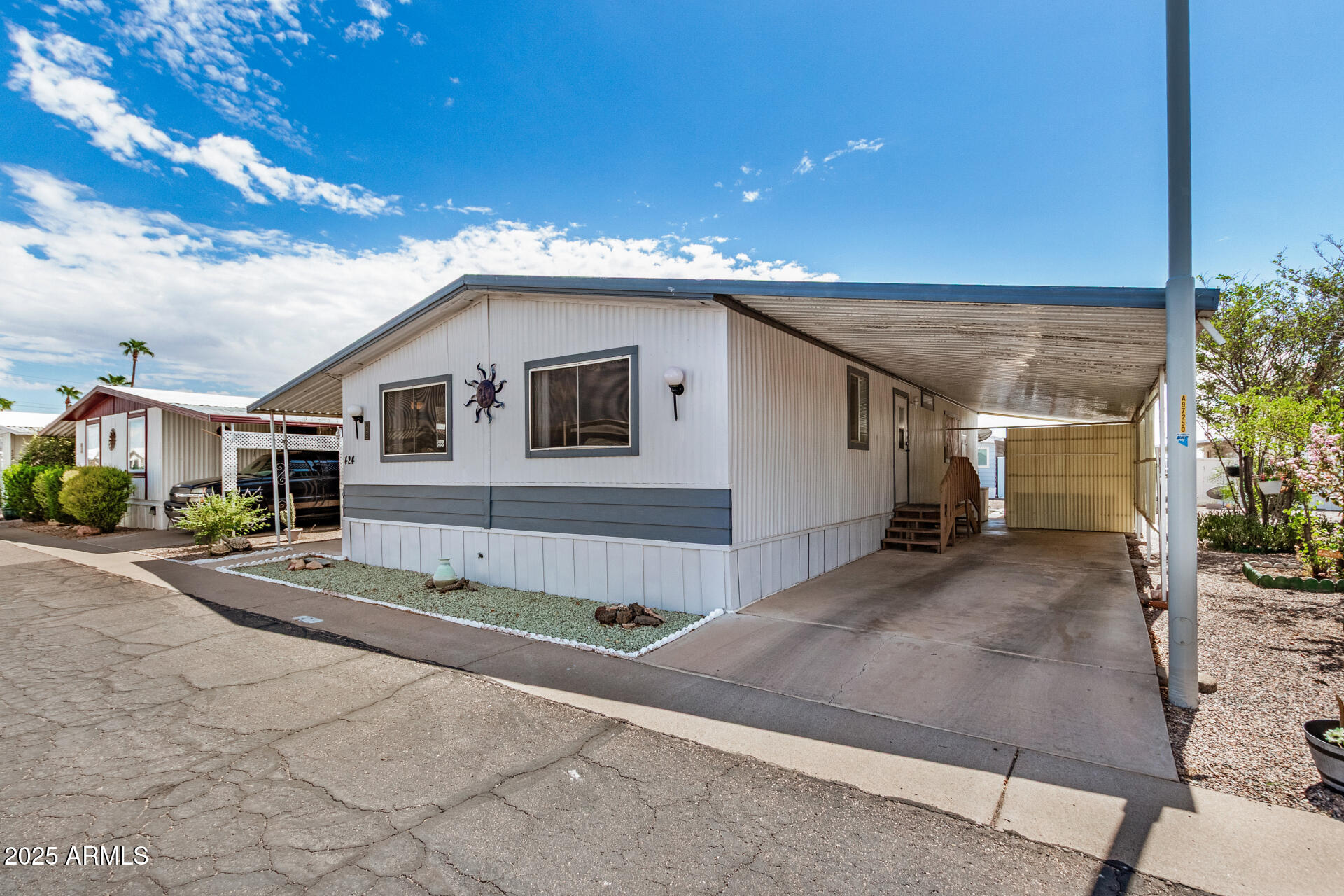 305 S VAL VISTA Drive 424