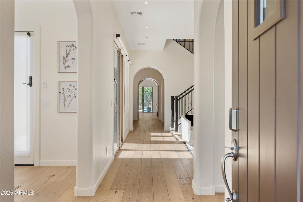 Photo of 18114 N 93rd Place, Scottsdale, AZ 85255 (MLS # 6940688)