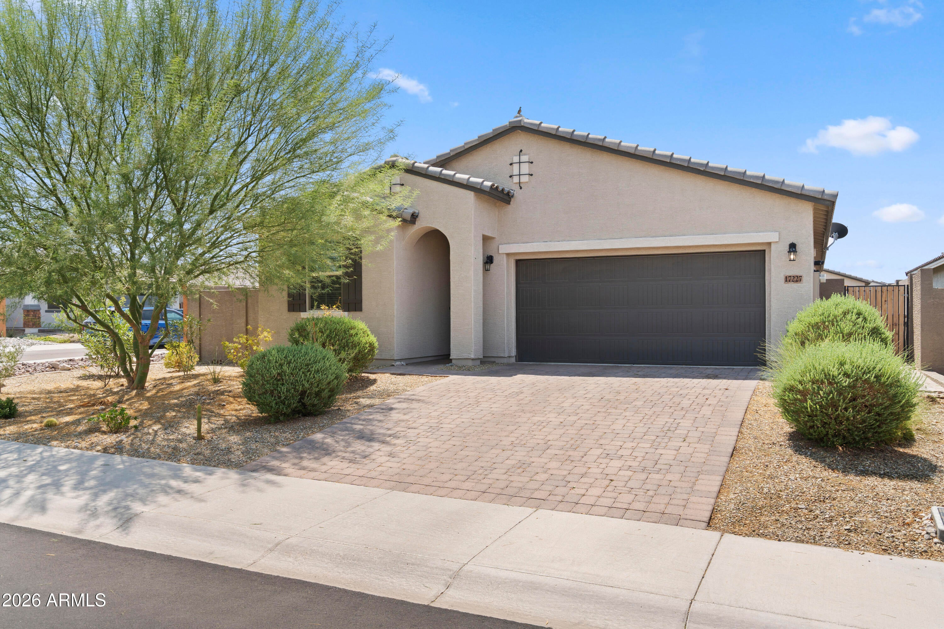 17227 W DESERT SAGE Drive