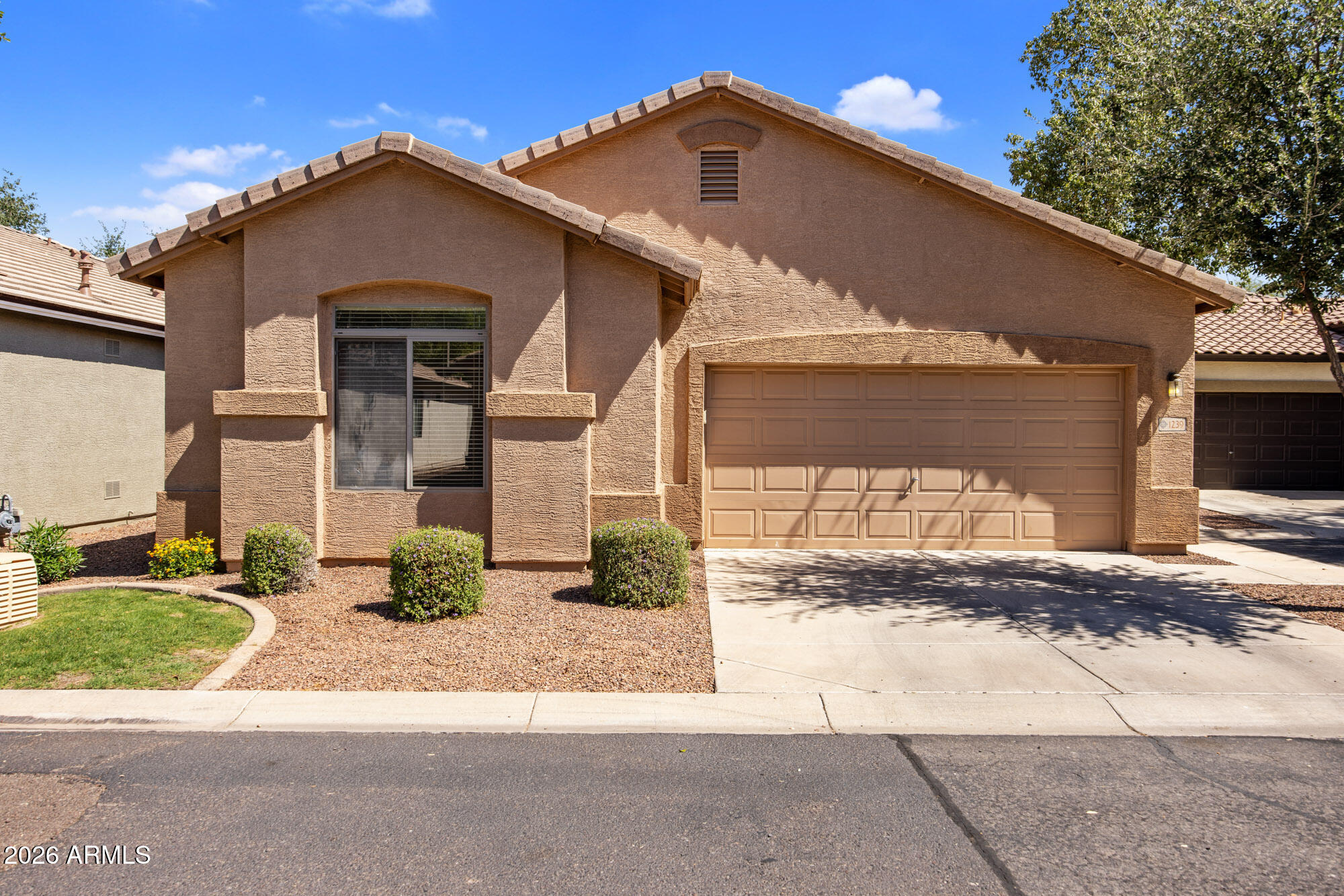 1239 S EMMETT Drive