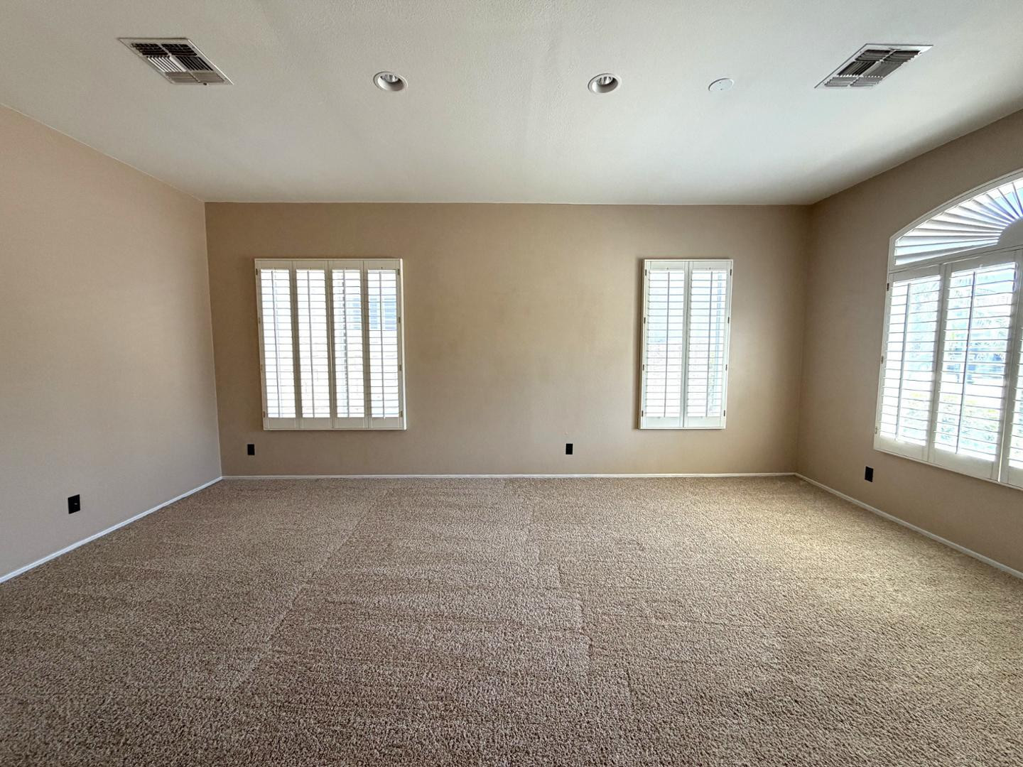 760 W Cherrywood Drive